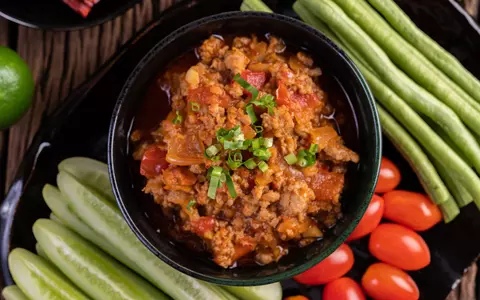 Rețetă de chili cu fasole și legume. Ideală pentru perioada postului