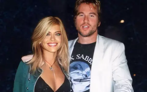 Loredana, omagiu pentru Val Kilmer, pe care l-a cunoscut în Italia, la un eveniment: "2006 la Ischia Film Festival. RIP Val Kilmer"