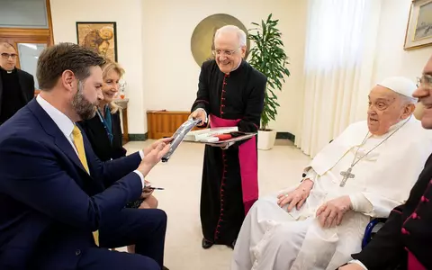 Ultima întâlnire oficială a Papei Francisc. Ce a discutat cu JD Vance, la Vatican, cu o zi înainte să moară/ Mesajul vicepreședintelui american după moartea Suveranului Pontif