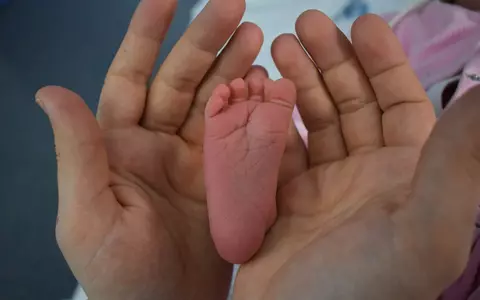 De ce a ajuns la spital fetița de 3 luni care a murit la Craiova și ce s-a întâmplat în ultimele zile de viață ale Anastasiei. Acuzațiile părinților: „Regret enorm că am lăsat îngerul în mâinile monștrilor”