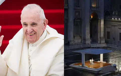 Imaginile triste cu Papa Francisc rugându-se singur, pe ploaie, în timpul pandemiei. Era în Piața Sfântul Petru, același loc în care a fost văzut pentru ultima dată