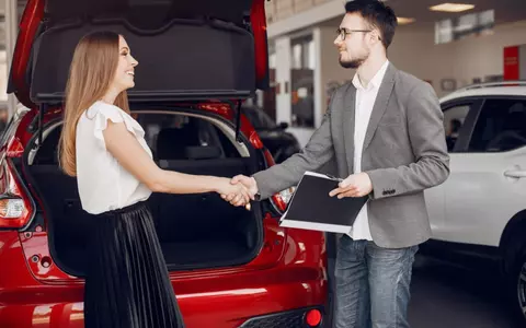 De ce să alegi un serviciu de cumpărare auto cu plata pe loc dacă vrei să îți vinzi mașina veche?