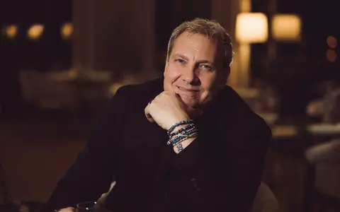 Giorgio Ciabattoni a lansat „Amore Lontano”, o piesă despre dor și iubire, dedicată soției din Italia și gemenilor săi născuți prematur 