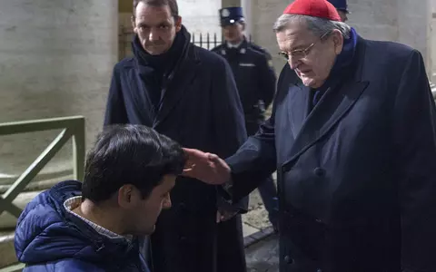 Cine este Raymond Burke, cardinalul care a avut conflicte ample cu Papa Francisc și este susținut de Donald Trump pentru postul de papă