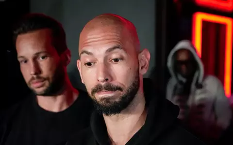 Andrew Tate, acuzat de o femeie că a amenințat-o cu pistolul: „Vei face cum spun eu sau va fi iadul pe pâmânt” / Mărturiile șocante ale presupuselor victime din Marea Britanie