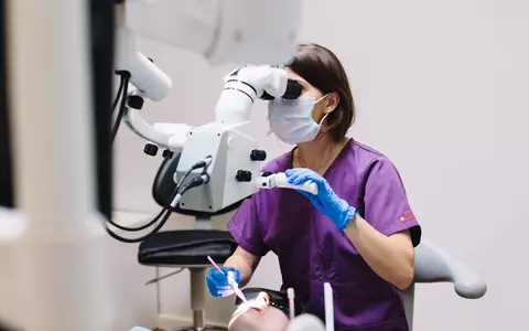 Importanța consultului de specialitate înainte de un tratament stomatologic complex