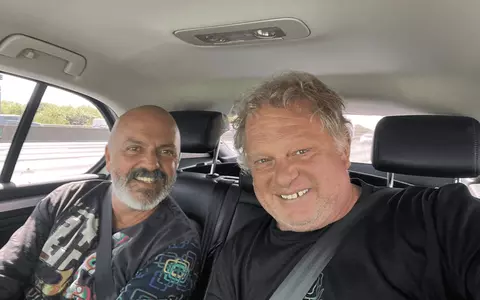Ce petrecere de pomină dă Leonard Miron de ziua lui de naștere și ce surprize l-au așteptat pe croaziera unde a fost cu iubitul lui: ”Mi-au lansat o invitație ciudată, aceea de a superviza curățenia de pe vas”/ EXCLUSIV