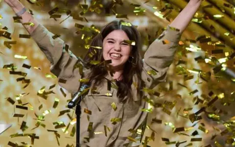 Cine este Maya Giotea de la Britain’s Got Talent. Fata de 14 ani din Timișoara a primit cel mai rapid Golden Buzz din istoria show-ului și a impresionat o lume întreagă: „E deja o artistă uluitoare”