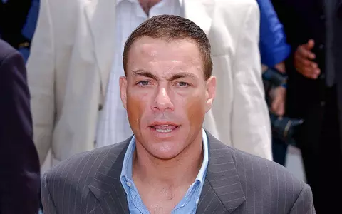 Viața tumultuoasă a lui Jean-Claude Van Damme. A bifat cinci căsnicii, și-a înșelat soția însărcinată, a luptat cu dependența de cocaină și a fost la un pas de sinucidere