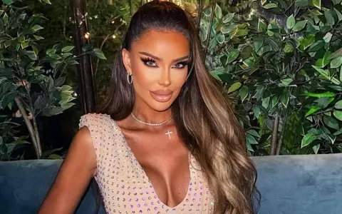 Bianca Drăgușanu, mustrată în timp ce aprindea lumânări în biserică: „Nu vă imaginați că nu m-am dus acoperită. Baba din dotare s-a luat de mine”