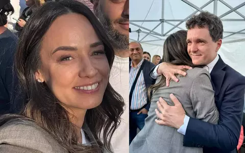 Cum s-a fotografiat Andreea Raicu cu Nicușor Dan și Mirabela Grădinaru, după discursul susținut la mitingul „România în lumină”: „Ca femeie, am fost învățată să tac. Nu mai stau deoparte”