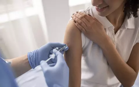Vaccinarea anti-HPV va fi gratuită până la 26 de ani în România. Legea a fost adoptată de Parlament