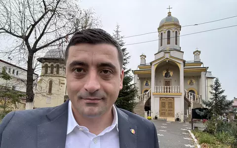 Cum a fost George Simion surprins în Varșovia, în ziua în care CCR a validat alegerile. Liderul AUR a fost fotografiat în aeroport