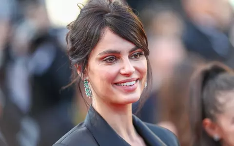 Cine este Catrinel Menghia. Campioană la atletism, fotomodel, actriță și regizoare, a trecut printr-un divorț și are doi copii cu un producător italian