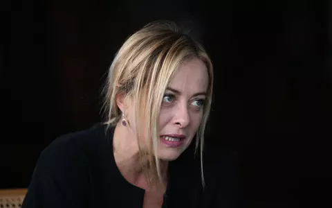 Cine este Georgia Meloni, prima femeie premier din istoria Italiei. A intrat în politică în adolescență, iar tatăl fiicei ei a fost implicat într-un scandal sexual