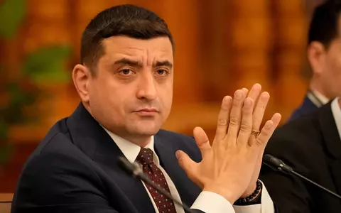 Cum arată vila din Vrancea a lui George Simion. E spațioasă, modernă și se află pe strada principală a satului