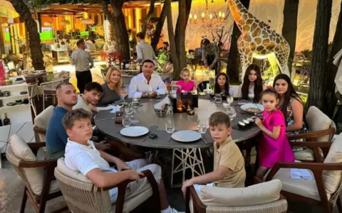 Cristi Borcea are 9 copii cu 4 femei și cheltuiește jumătate de milion de euro lunar pe școli, pensii alimentare, impozite și dări la stat: "Șase milioane de euro pe an. E o presiune foarte mare"