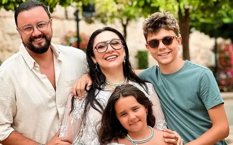 Andra și-a păstrat rochia de mireasă. Artista avea 21 de ani când s-a căsătorit cu Măruță: „Eu nu aș ține morțiș ca Eva să o poarte, dar să fie ca amintire. Sau dacă vrea să taie din ea ceva"
