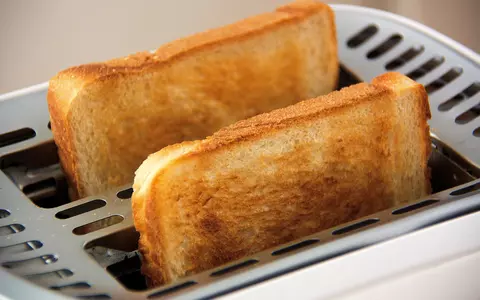 Cum se prepară desertul din resturi de pâine