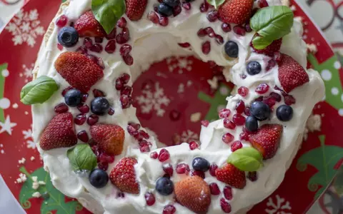 Rețeta de Pavlova și toate secretele pentru un desert perfect