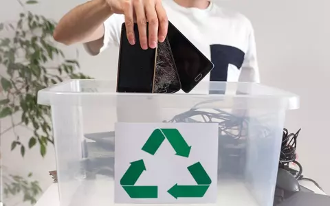 Reciclarea telefoanelor vechi în România. Unde poți duce telefonul pe care nu-l mai folosești