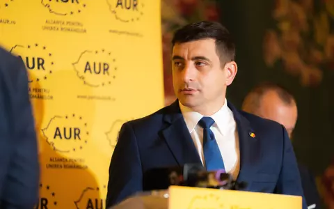 George Simion a răbufnit după ce a anunțat că depune contestație împotriva rezultatelor de la alegeri: „Am evitat o vărsare de sânge, dar nu înseamnă că putem fi luați de proști”/ Ulterior, s-a contrazis în declarații și a spus că nu s-a înțeles mesajul lui