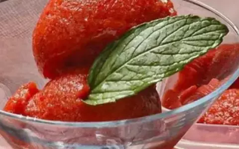 Sorbet de căpșuni cu scorțișoară și lămâie, un deliciu de sezon