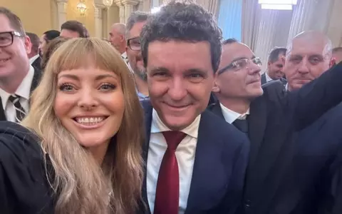 Delia vine cu explicații, după ce a fost surprinsă strâmbându-se la învestirea lui Nicușor Dan: "Hai să exemplificăm ce se întâmplă în video-ul ăla, deși am zis că gluma e glumă"