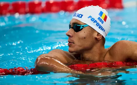 David Popovici, aur la 200 m liber, la Campionatul European U23: "Eu, când sunt calm și liniștit, înot repede"/ Pariul pus cu Denis Popescu, al doilea român medaliat cu aur
