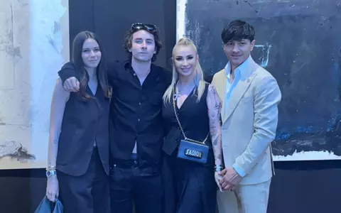 Rebecca Dumitrescu, fiica Anamariei Prodan, a venit în România împreună cu iubitul ei. Cum arată tânărul și ce spune impresara despre fata ei cea mare: ”E un copil retras. Seamănă cu tatăl ei”/ EXCLUSIV