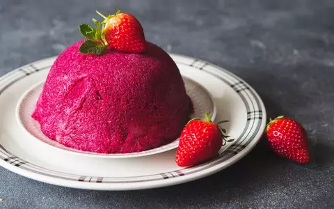 Rețetă de budincă de vară cu fructe, un desert englezesc savuros