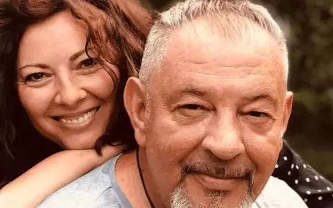 Bodo de la Proconsul, discuție savuroasă cu soția lui, Loredana, la a 16-a aniversare, după ce ea a încurcat data nunții lor: "Auzi, da’ nu pe 6, pe 9!". Cu ce se ocupă acum cea de-a patra soție a artistului