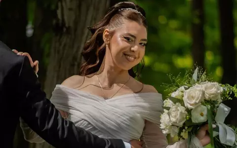 Dana Costea, fostă concurentă de la „Căsătoriți pe nevăzute”, s-a măritat din nou. Primele imagini de la nuntă: a radiat de fericire, alături de Bogdan, soțul ei