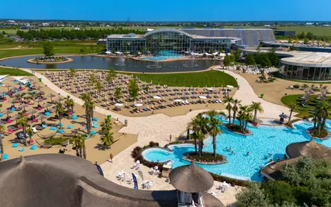 Destinatia de vacanta exotica care face valuri international si local: Therme Bucuresti a redeschis plajele Sands of Therme si Galaxy Horizon, și anunță o serie de evenimente pentru sezonul de vară