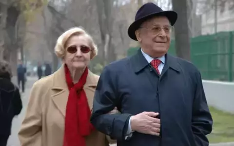 Ion Iliescu a fost vizitat la spital de soția lui, Nina. Cum se simte acum: „Pacientul este conştient, respiră spontan, cu necesar suplimentar de oxigen”