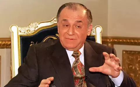 Ion Iliescu, internat la Terapie Intensivă, este „conștient și stabil cardiac”. Mesajul transmis de reprezentanții spitalului unde este internat