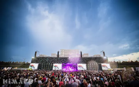 Cu 750 mp de ecrane, pe o scena de 60 metri, Festivalul KIMAROa început pe 13 iunie în Piața Constituției București!