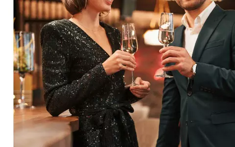 Cum să-ți creezi o prezență memorabilă la un eveniment social