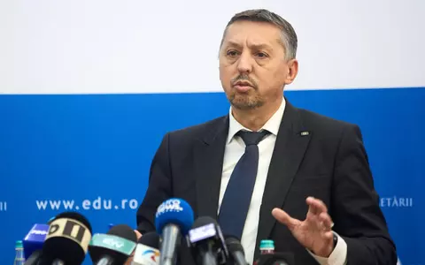 Ministrul Educației, Daniel David, va dona lunar 25% din salariu pentru bursele sociale și de merit ale elevilor: "Sunt pregătit să fiu un ministru de sacrificiu"