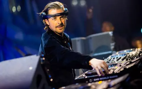 Ce au cerut vedetele internaționale care ajung la prima ediție Neversea Kapital – liniște absolută și activități acvatice