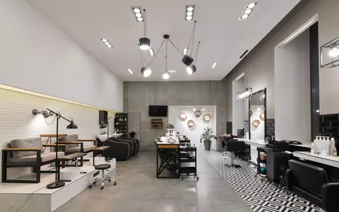 Cum să alegi produsele potrivite pentru dotarea salonului tău de înfrumusețare