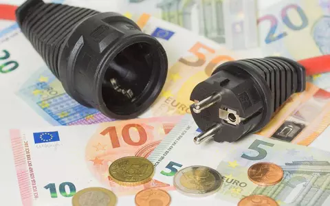 Cum se obține voucherul de energie pentru plata facturii la curent. Peste 3 milioane de români vor primi tichetul de 50 de lei