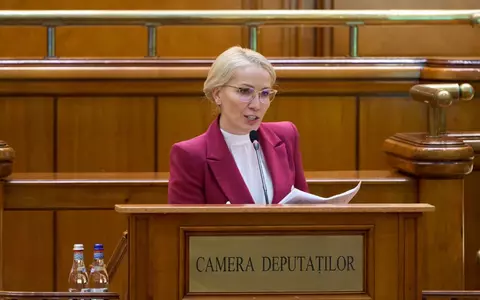 Cine este Ramona Ioana Bruynseels, deputata AUR care a citit în Parlament moțiunea împotriva măsurilor de austeritate. La 45 de ani, are 15 case și milioane de euro avere