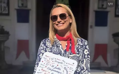 Cât costă rochia purtată de Andreea Esca de Ziua Franței, la recepția de la Ambasada Franței în România. Prețul nu este pentru orice buzunar!