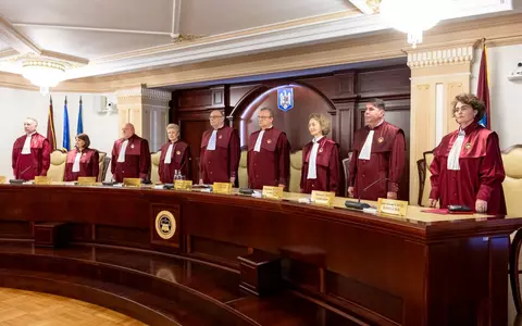 Judecătorii CCR, lux și opulență pe bani publici: bilete la clasa business în țări exotice sau stilouri de 21.000 de euro