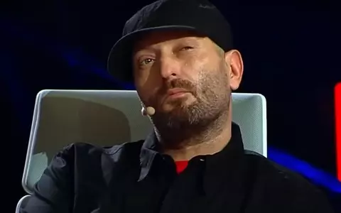 Cheloo, scandal cu polițiștii la Catedrala Mântuirii Neamului, când s-a dus să cumpere o icoană. Reacția artistului: „Trăiesc o mizerie foarte bine pusă la punct. Vorba mea contra tuturor”