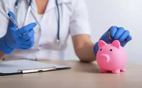 Cine va beneficia de asigurare medicală fără plata contribuției CASS, de la 1 septembrie 2025. Categoriile scutite de CASS