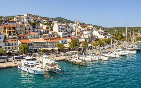 Cele mai ieftine insule din Grecia pentru vara 2025. Detalii despre atracții, mâncare și opțiuni de cazare