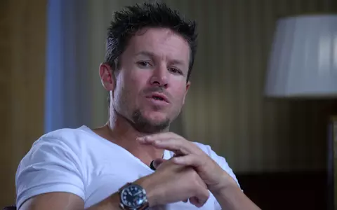 Ce apare pe afișul mortuar al lui Felix Baumgartner. Un detaliu minor arată legătura profundă dintre el și Ayan, fiul Mihaelei Rădulescu