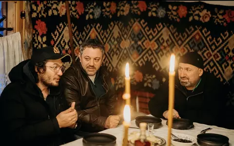 Noapte greu de uitat pentru Florin Dumitrescu, Cătălin Scărlătescu și Sorin Bontea în ”Pe drumul gustului”, noul show de la PRO TV: „Pe masa asta a stat coșciugul”. Ce pățesc chefii